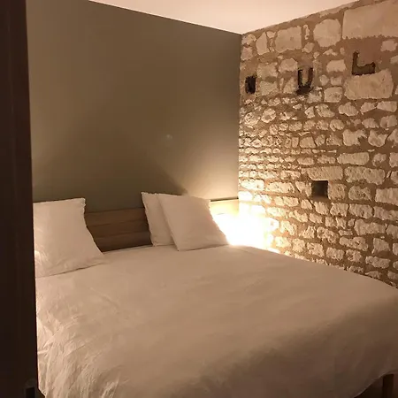 1694 - 4 Etoiles - Proche Futuroscope Scorbé-Clairvaux