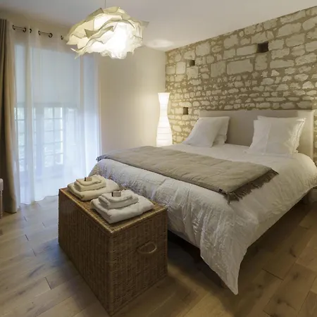 1694 - 4 Etoiles - Proche Futuroscope Scorbé-Clairvaux