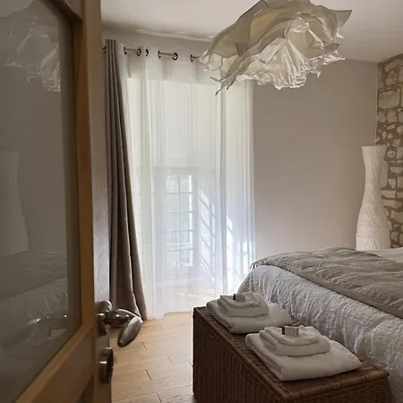 1694 - 4 Etoiles - Proche Futuroscope Feriehus Scorbé-Clairvaux